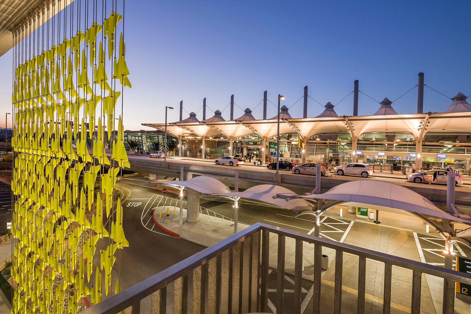 san-diego-international-airport-terminal-2-parking-plaza-03