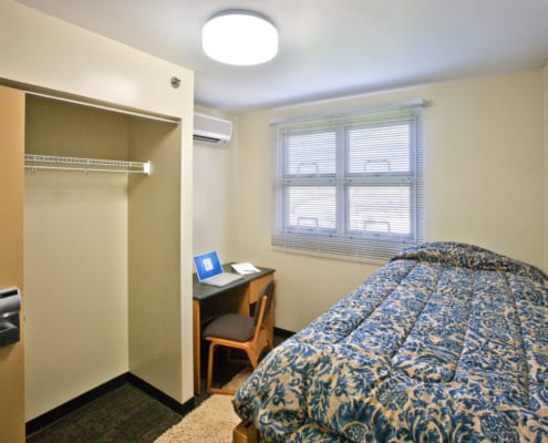 3532_28Jul08 University of Hawaii Manoa Frear Hall interior