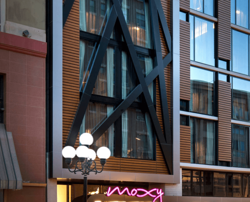 Moxy_sanox-exterior-6034-hor-feat
