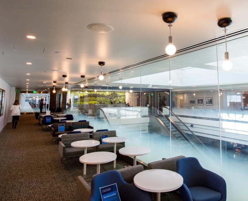 012721_services_amex_lounge-023